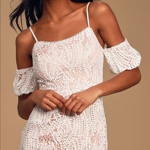 Lulu’s White Lace Cold Shoulder Bodycon Dress M